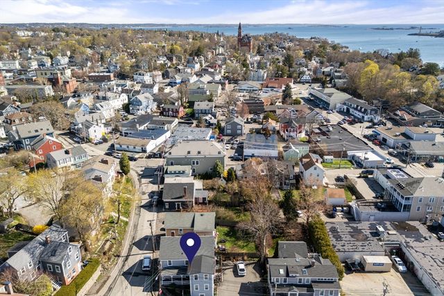 2 Commercial St 3, Marblehead, MA 01945