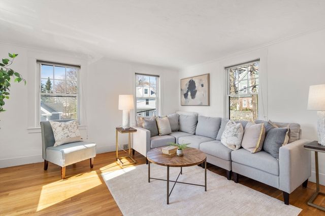 2 Commercial St 3, Marblehead, MA 01945