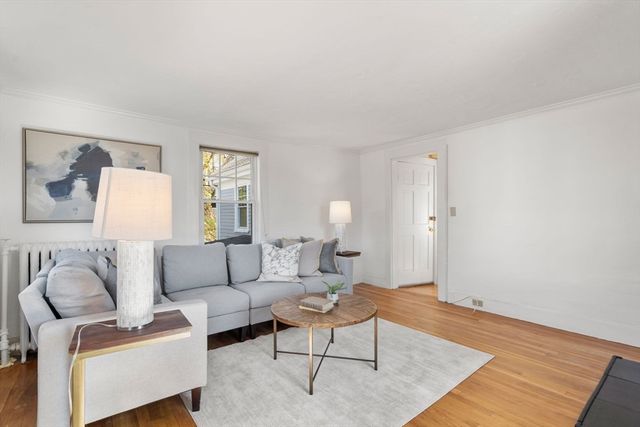 2 Commercial St 3, Marblehead, MA 01945