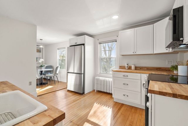 2 Commercial St 3, Marblehead, MA 01945