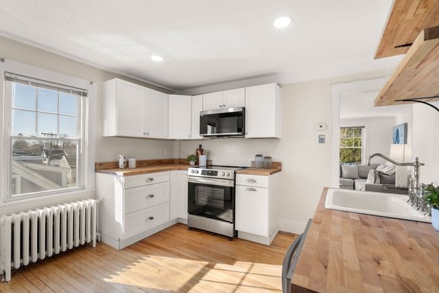 2 Commercial St 3, Marblehead, MA 01945