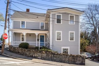2 Commercial St 3, Marblehead, MA 01945