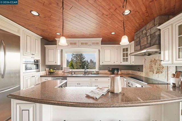 226 Nob Hill Drive, Walnut Creek, CA 94596