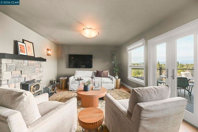 226 Nob Hill Drive, Walnut Creek, CA 94596