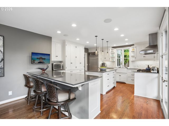 5020 Sw HUMPHREY Blvd, Portland, OR 97221