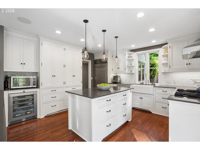 5020 Sw HUMPHREY Blvd, Portland, OR 97221