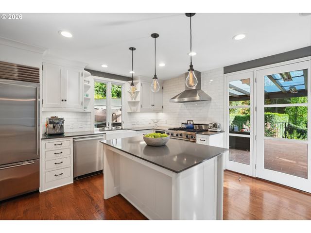 5020 Sw HUMPHREY Blvd, Portland, OR 97221
