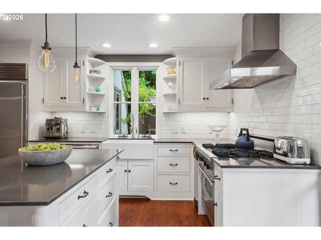 5020 Sw HUMPHREY Blvd, Portland, OR 97221