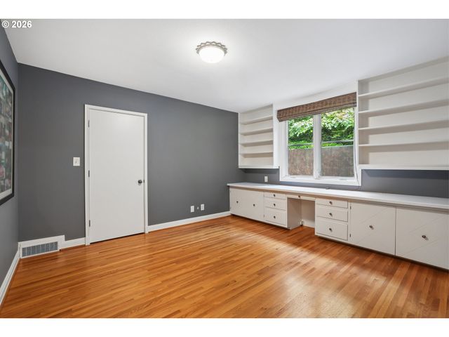 5020 Sw HUMPHREY Blvd, Portland, OR 97221