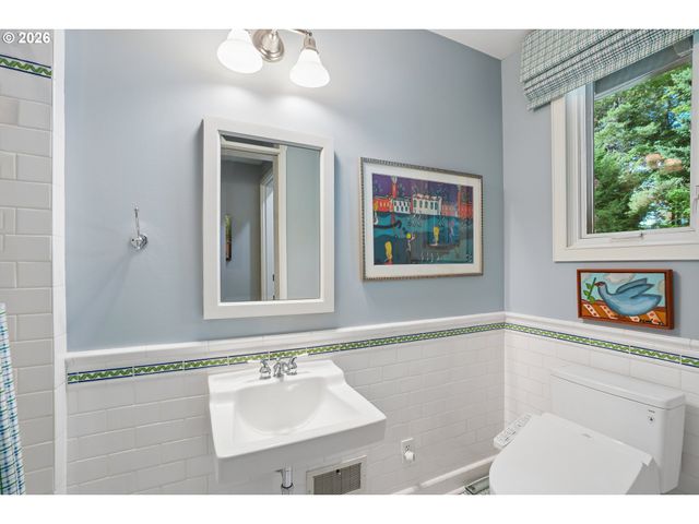 5020 Sw HUMPHREY Blvd, Portland, OR 97221
