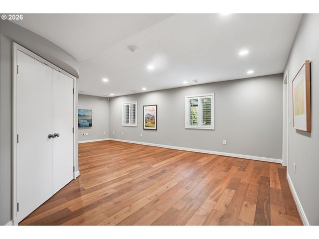 5020 Sw HUMPHREY Blvd, Portland, OR 97221