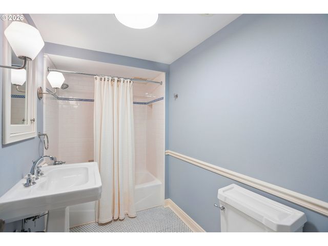 5020 Sw HUMPHREY Blvd, Portland, OR 97221