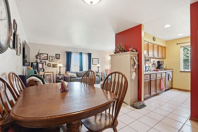 908-910 Greig Trail, Stoughton, WI 53589