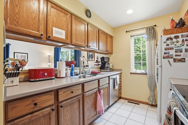 908-910 Greig Trail, Stoughton, WI 53589