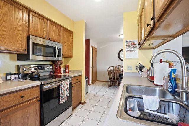 908-910 Greig Trail, Stoughton, WI 53589