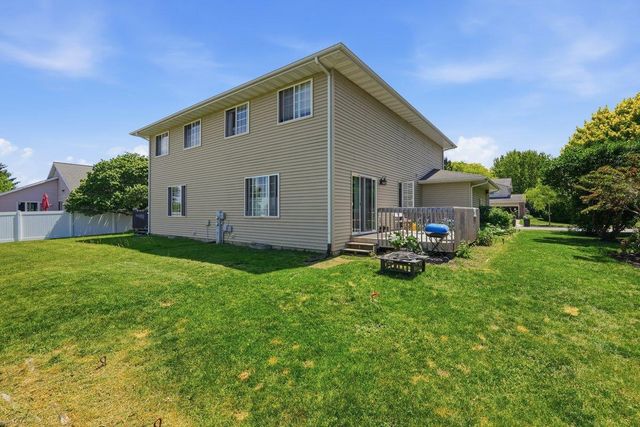908-910 Greig Trail, Stoughton, WI 53589