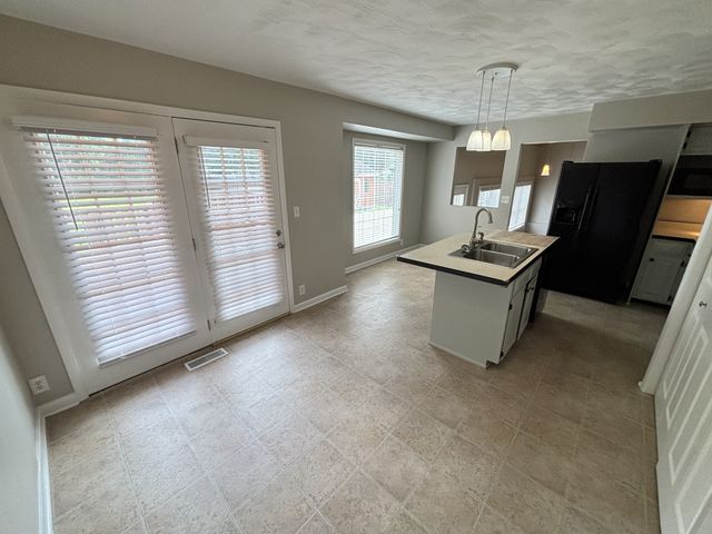 252 Southburn Dr, Hendersonville, TN 37075