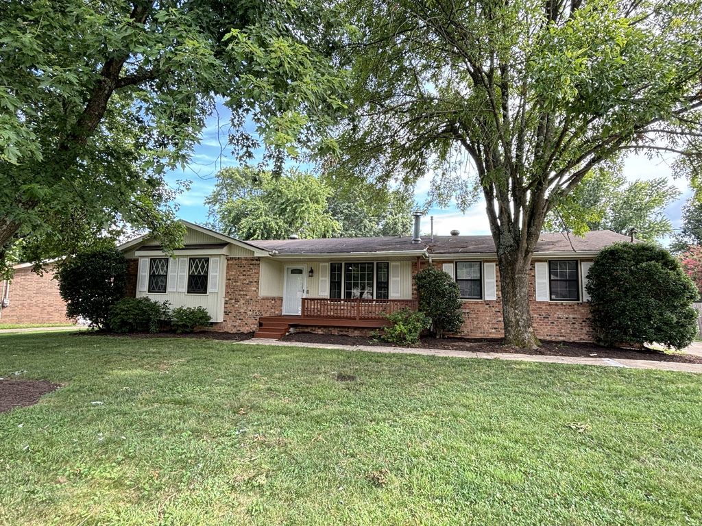 252 Southburn Dr, Hendersonville, TN 37075