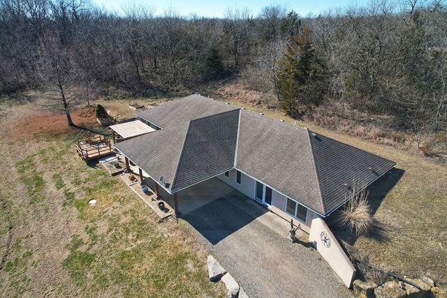 16245 62nd Street, Oskaloosa, KS 66066