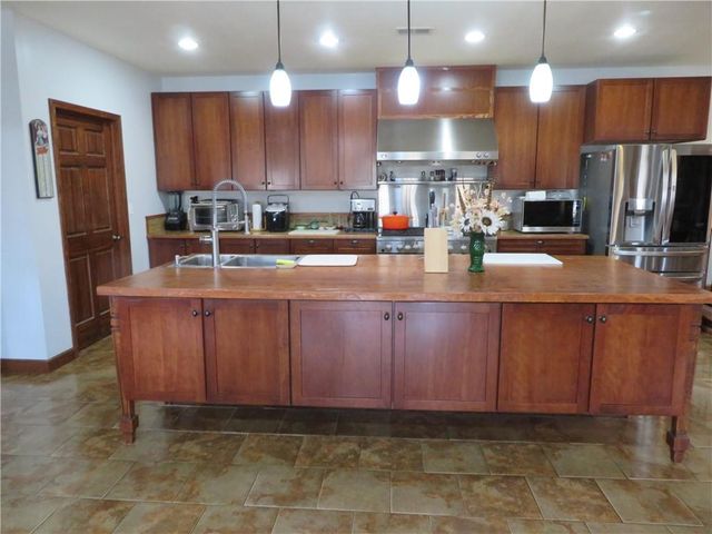 16245 62nd Street, Oskaloosa, KS 66066