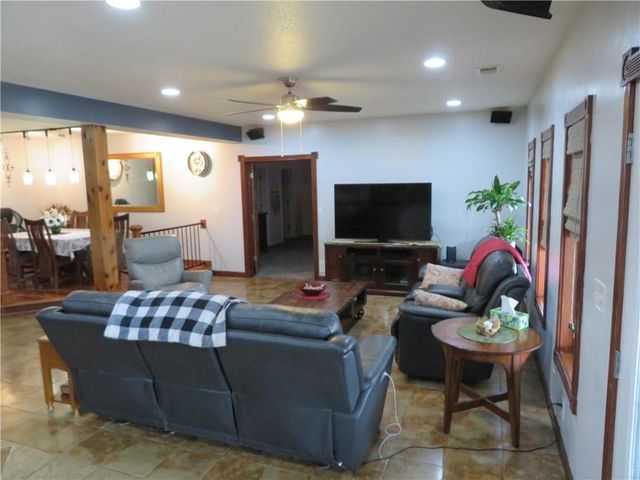 16245 62nd Street, Oskaloosa, KS 66066