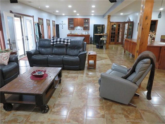 16245 62nd Street, Oskaloosa, KS 66066