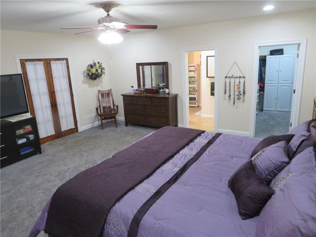 16245 62nd Street, Oskaloosa, KS 66066