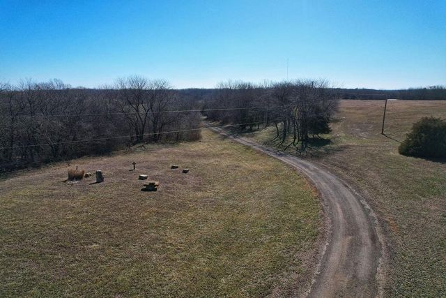 16245 62nd Street, Oskaloosa, KS 66066