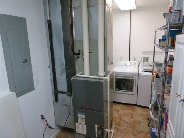 16245 62nd Street, Oskaloosa, KS 66066