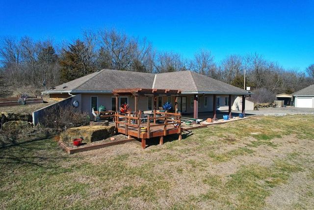 16245 62nd Street, Oskaloosa, KS 66066