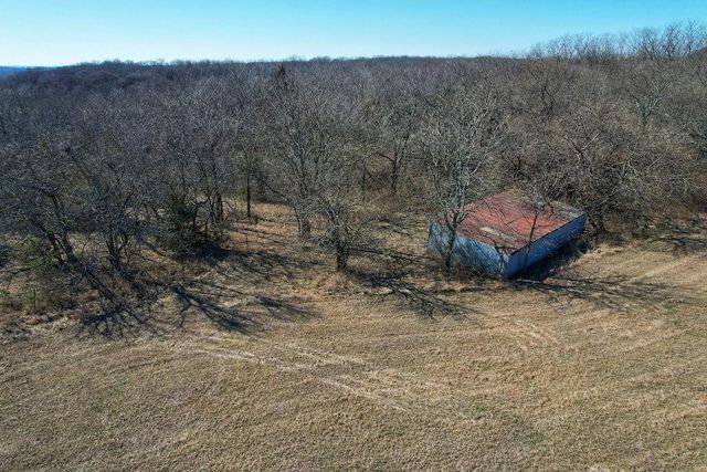 16245 62nd Street, Oskaloosa, KS 66066