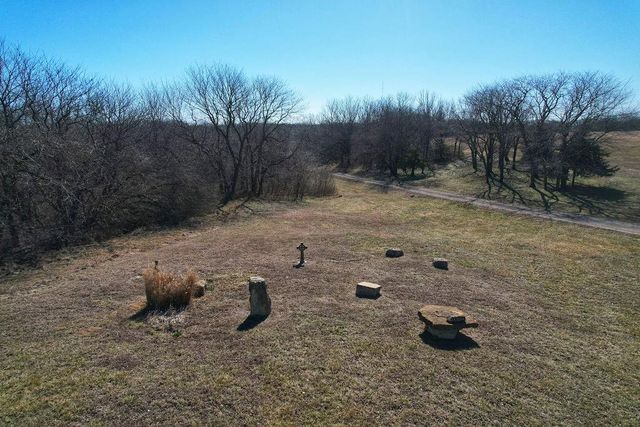 16245 62nd Street, Oskaloosa, KS 66066