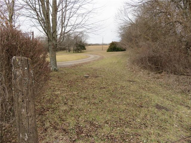 16245 62nd Street, Oskaloosa, KS 66066