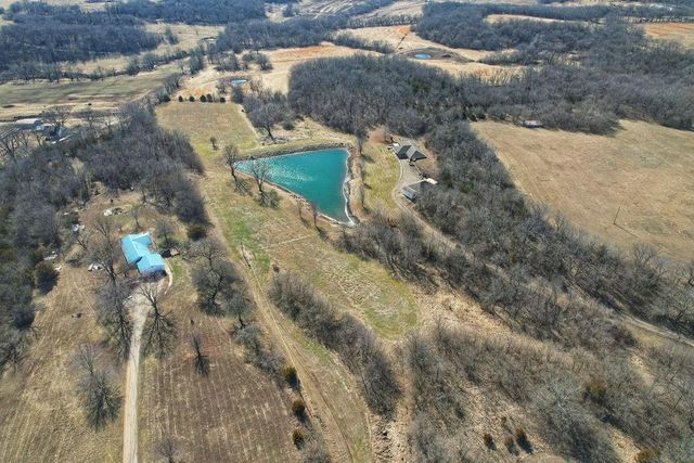 16245 62nd Street, Oskaloosa, KS 66066