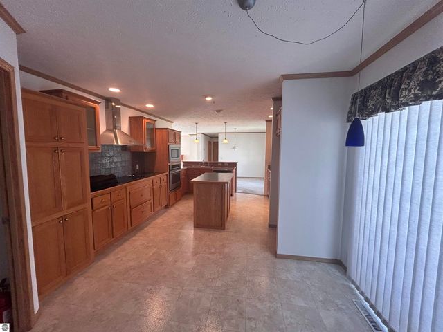 2742 S Sage Drive, Mt Pleasant, MI 48858