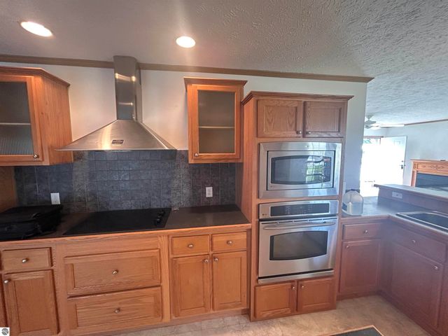 2742 S Sage Drive, Mt Pleasant, MI 48858