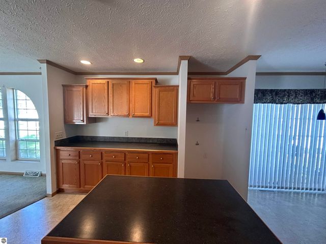 2742 S Sage Drive, Mt Pleasant, MI 48858