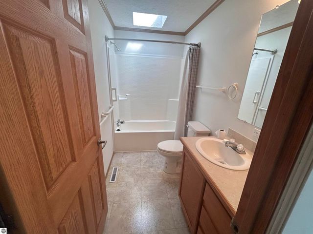 2742 S Sage Drive, Mt Pleasant, MI 48858