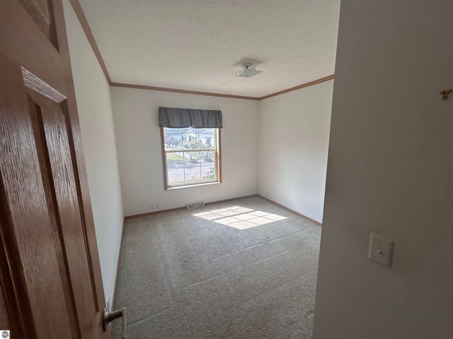 2742 S Sage Drive, Mt Pleasant, MI 48858