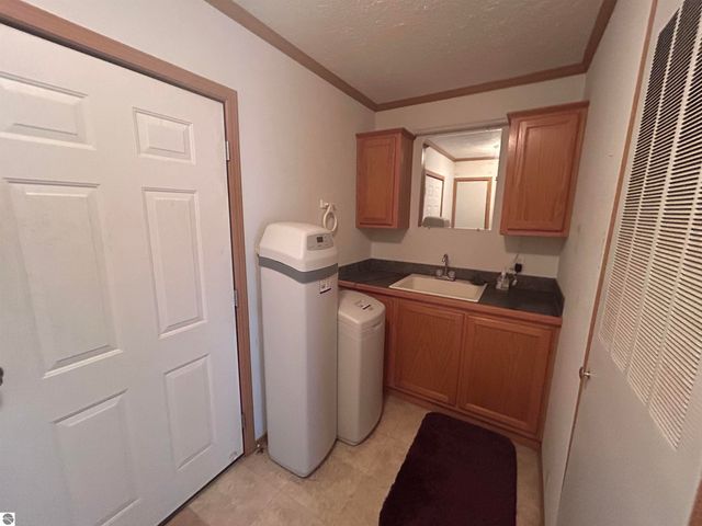 2742 S Sage Drive, Mt Pleasant, MI 48858