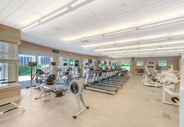 19900 E Country Club Dr TS20, Aventura, FL 33180