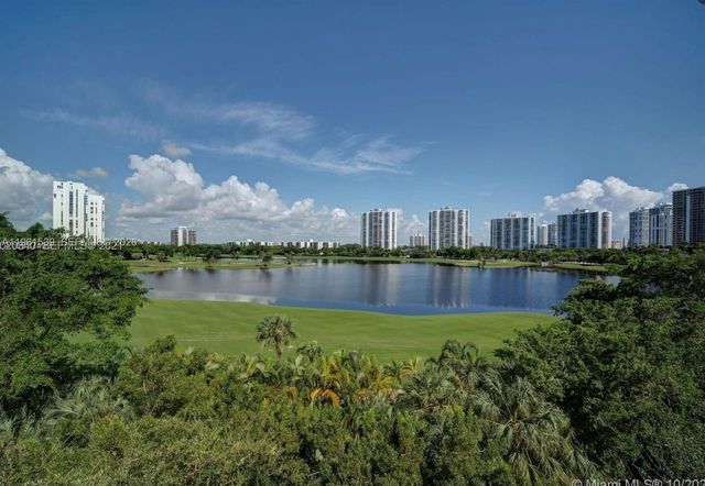 19900 E Country Club Dr TS20, Aventura, FL 33180