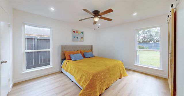 8515 Mullins Drive, Houston, TX 77096