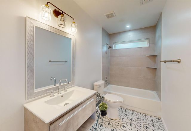 8515 Mullins Drive, Houston, TX 77096