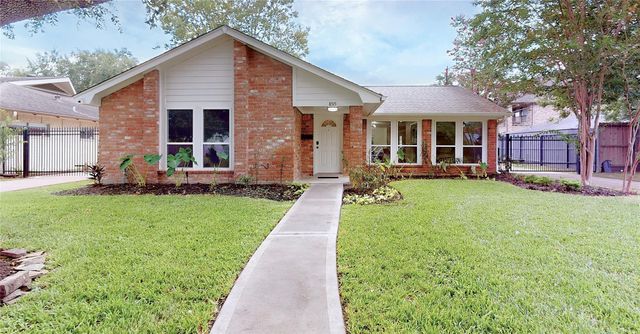 8515 Mullins Drive, Houston, TX 77096