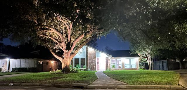 8515 Mullins Drive, Houston, TX 77096