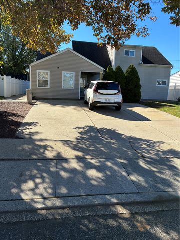 69 Wheelbarrow Lane, Wantagh, NY 11793