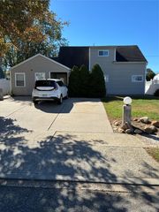 69 Wheelbarrow Lane, Wantagh, NY 11793