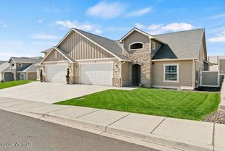 220 N 89th Ave, Yakima, WA 98908