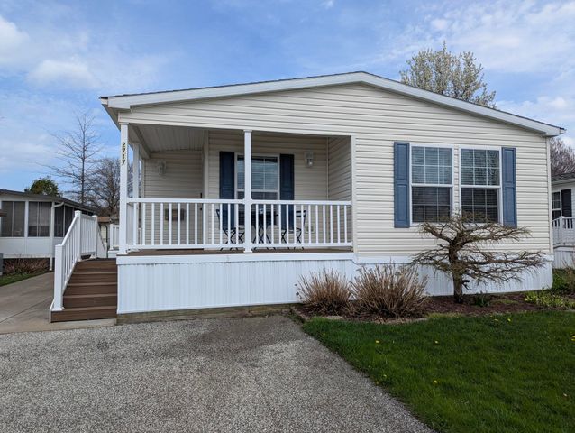 2717 E PARK Lane, Erie, PA 16506